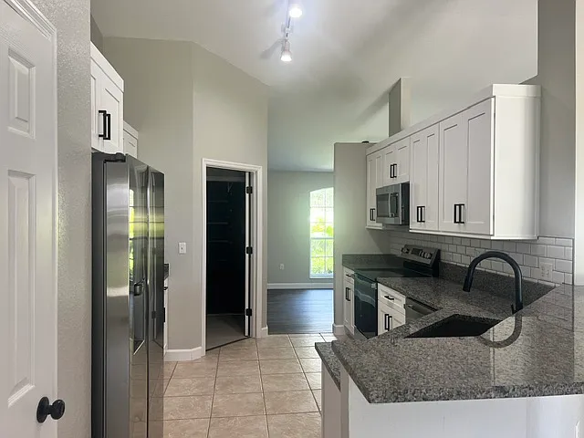 1650 Meadows Pond Dr — Photo 10
