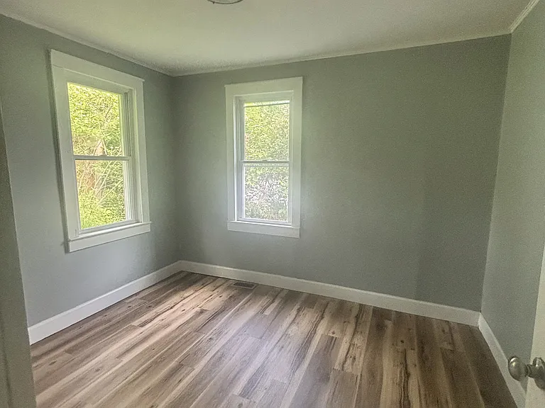 642 Stacia Dr — Photo 2