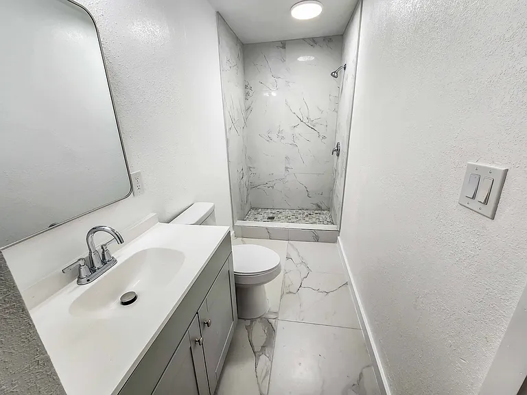 76 SW 8th Ave #N — Photo 12