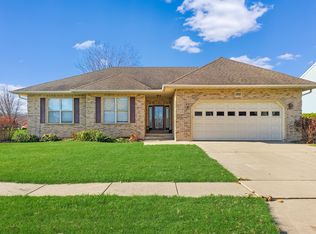 505 Winding Trl, Genoa, IL 60135