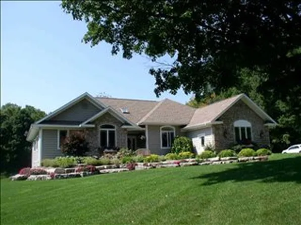 5392 Hughston Rd, Harbor Springs, MI 49740