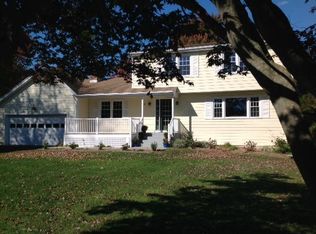13 Whaling Dr, Waterford, CT 06385