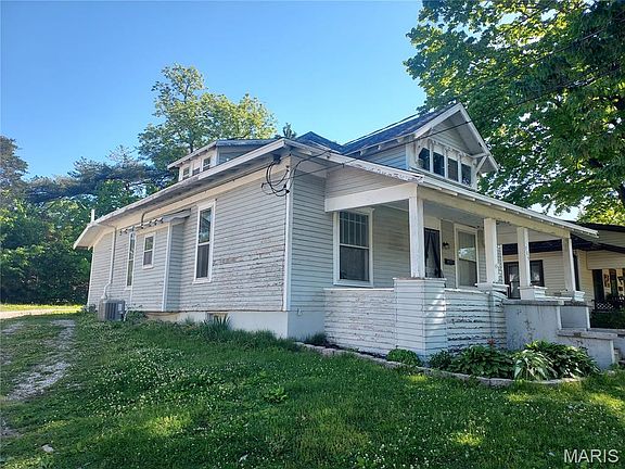 2nd image of 705 E College Ave