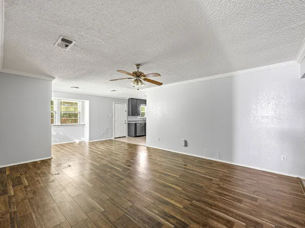 606 Circleview Dr, Mansfield, TX 76063
