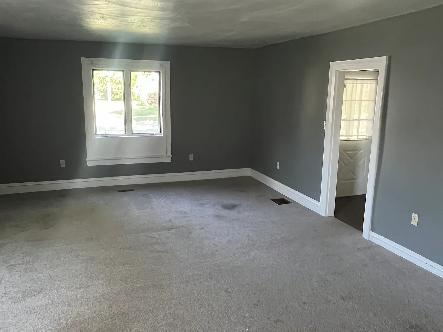 92 Benedict Ave — Photo 2