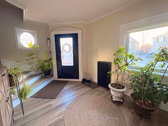 3rd image of 137 Rosehill Blvd
