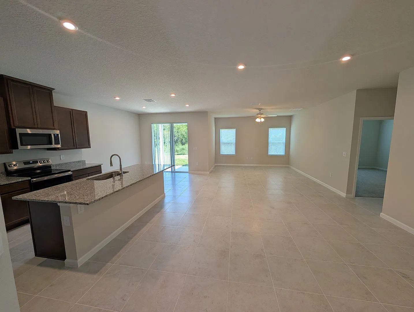 New Build 3/2 For Rent — Photo 4
