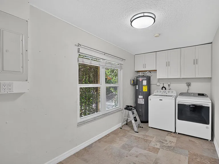 1125 41st Ave — Photo 33