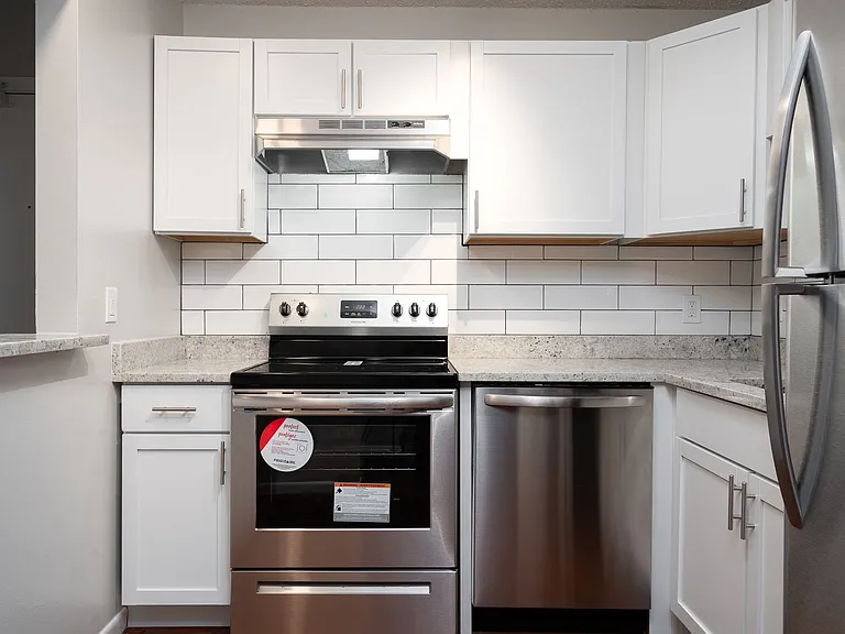 Greenwood Apartments — Photo 12