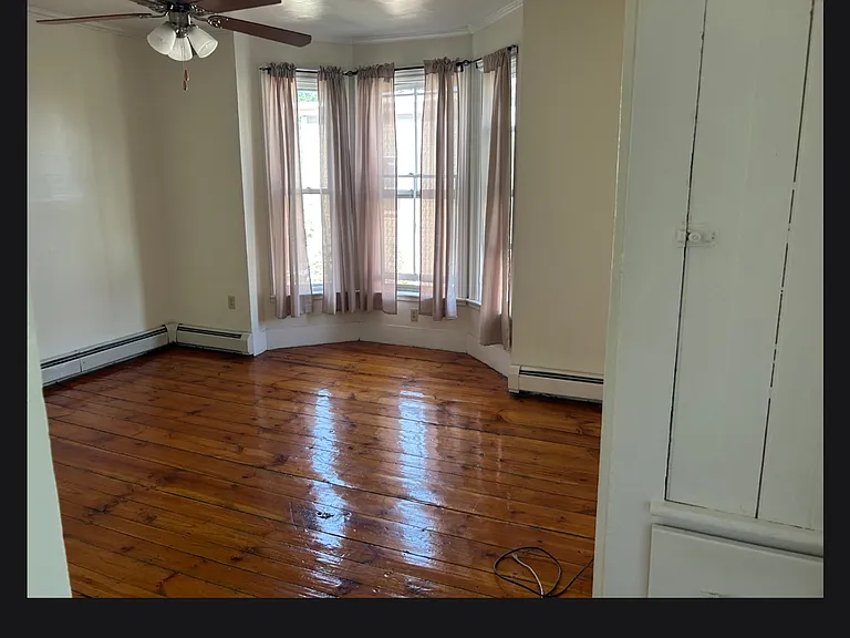 241 Washington St — Photo 3