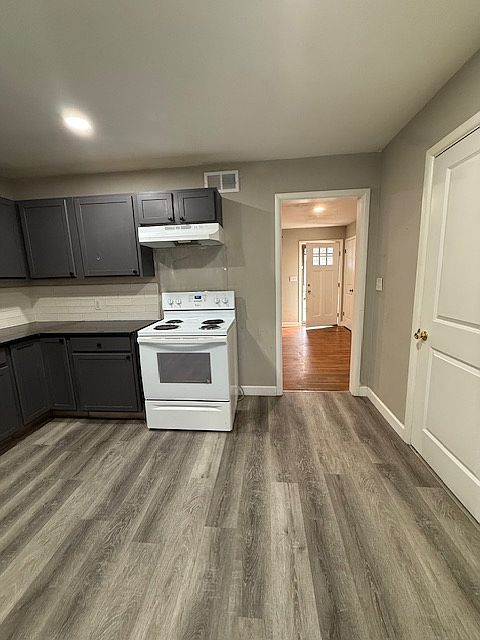 1st image of 2909 S Hydraulic Ave #2911
