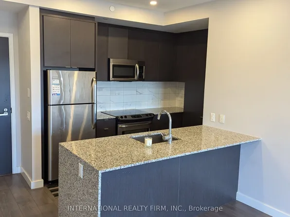 5005 Harvard Rd #405, Mississauga, ON L5M 0W5