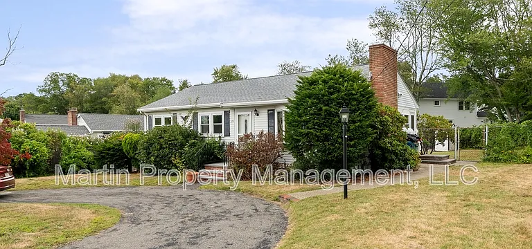 124 Cambridge St — Photo 1