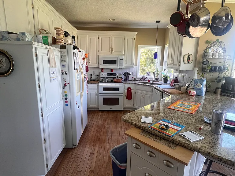 14725 S Greenwood St — Photo 25