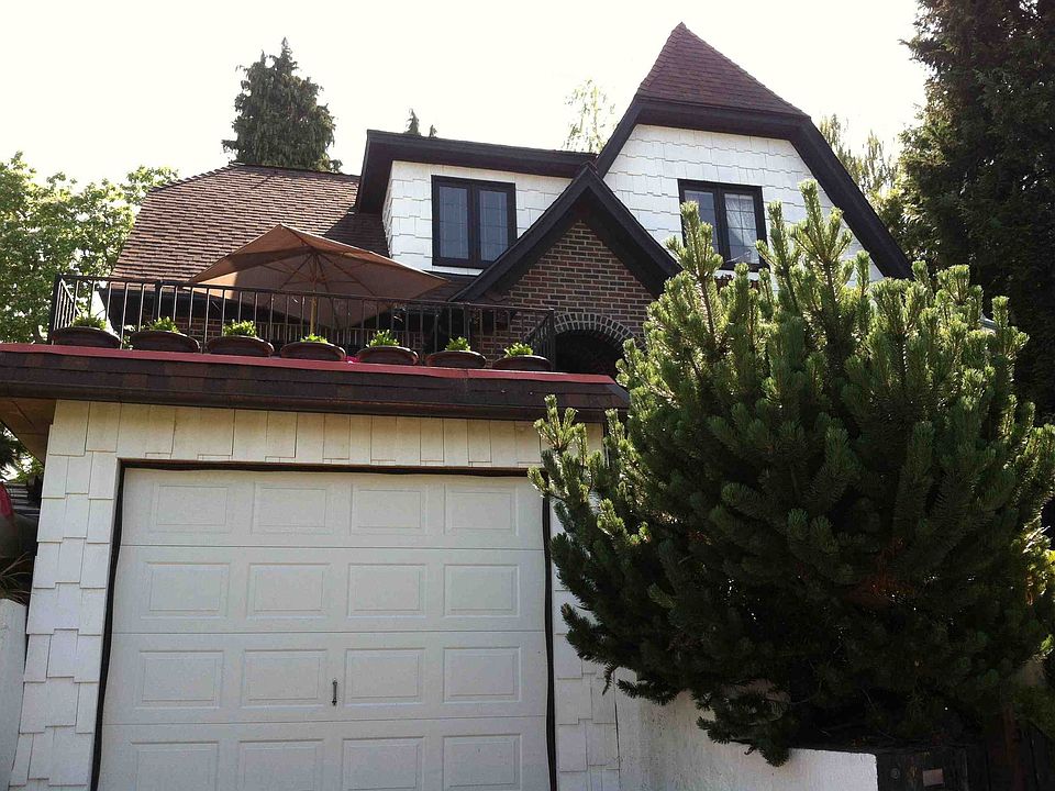 1st image of 3662 42nd Ave NE