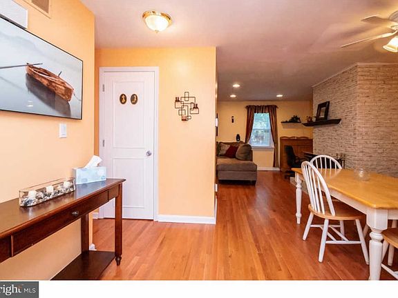 3rd image of 3 Bradley Dr