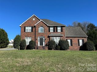 5650 Berry Ridge Dr, Harrisburg, NC 28075
