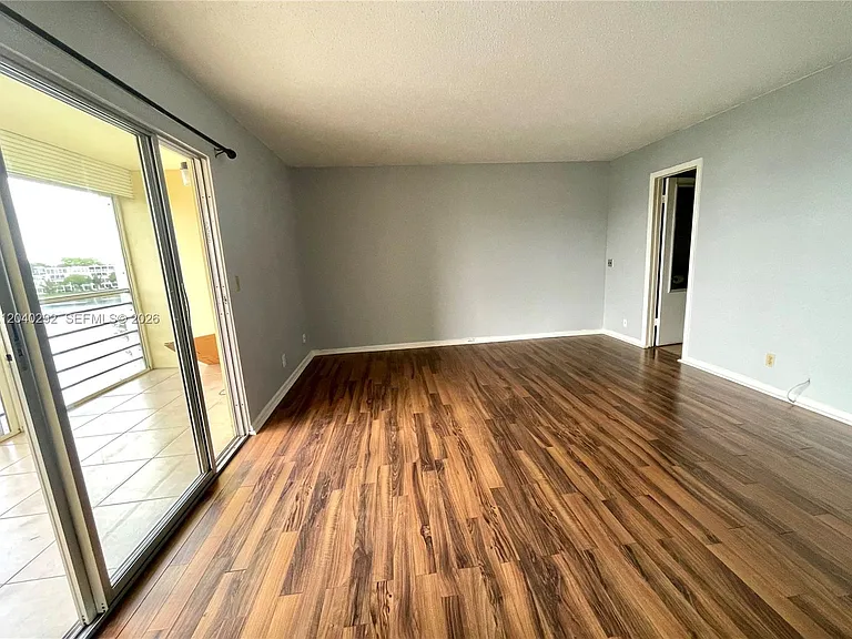 4031 Harwood Cres #4031-D — Photo 17