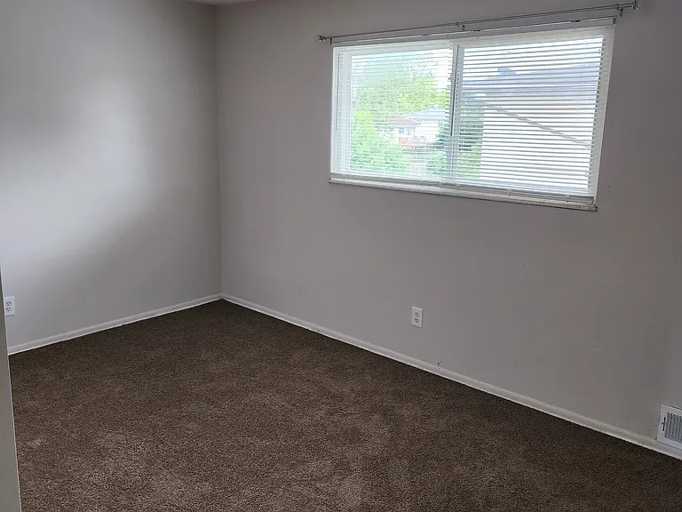 2233 Wadsworth Dr — Photo 7