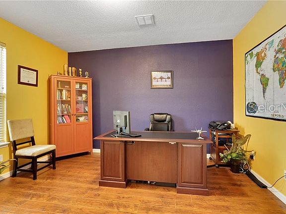3rd image of 14930 Fells Ln