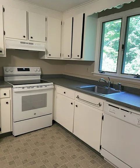 1728 Farmington Ave #2 — Photo 2