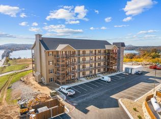 74 Bridgewater Loop #10, Kimberling City, MO 65686