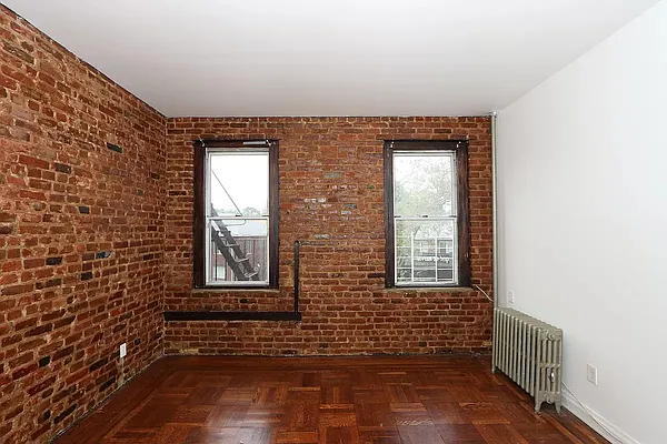 Rented by Premier Metro Realty Corp | media 2