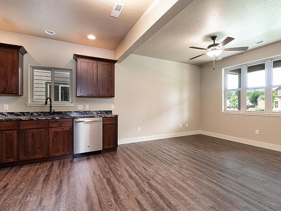 4th image of 1708 A South St W #8