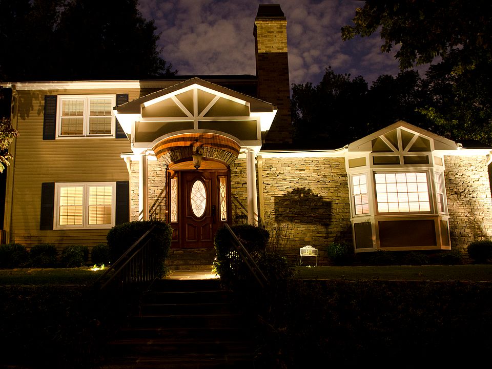 1st image of 8418 Lynwood Pl