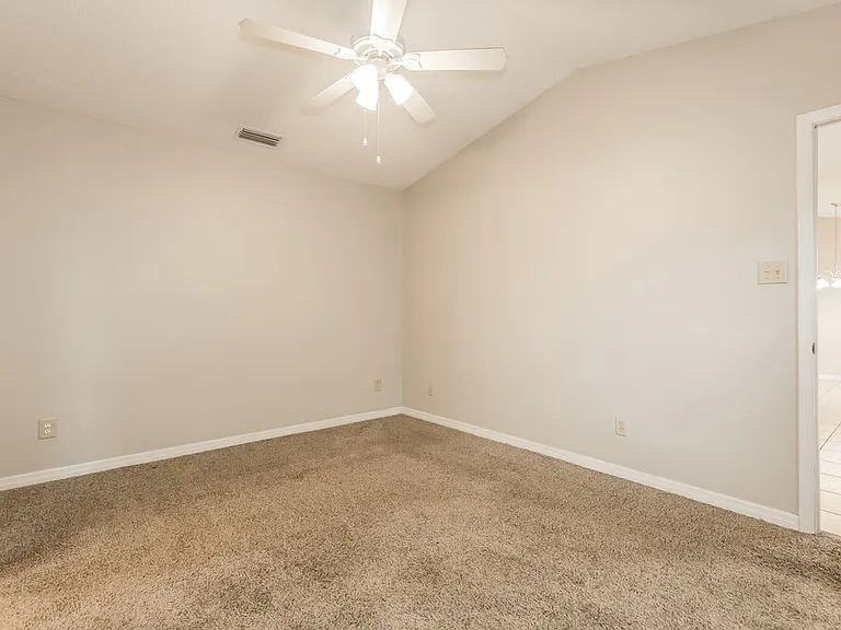 1440 Tiverton Dr — Photo 10