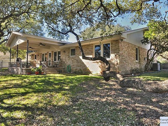 2nd image of 1455 Peacock Ln