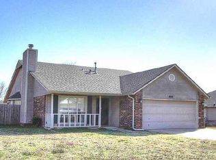 8017 E Norman St, Broken Arrow, OK 74014