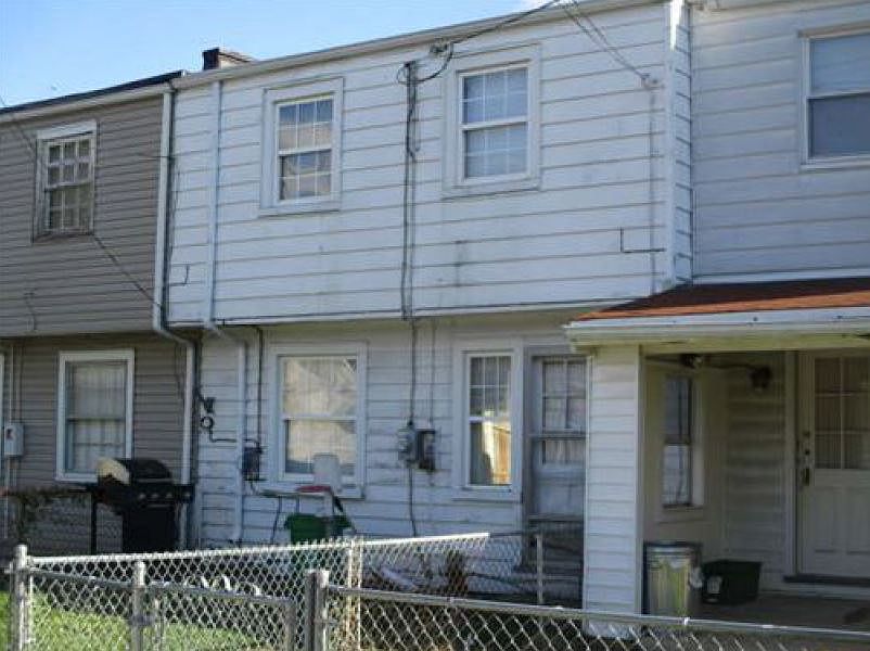 2nd image of 556 Wilson Ct