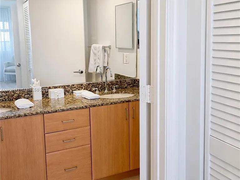 6917 Collins Ave #1611 — Photo 15