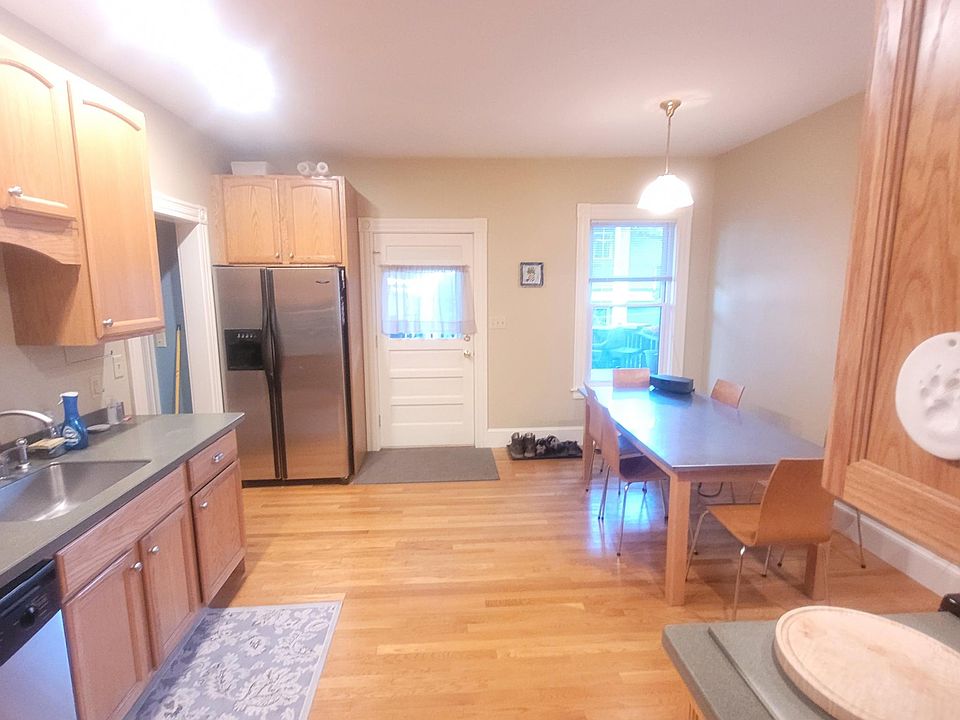 1st image of 26 Weld Hill St #1
