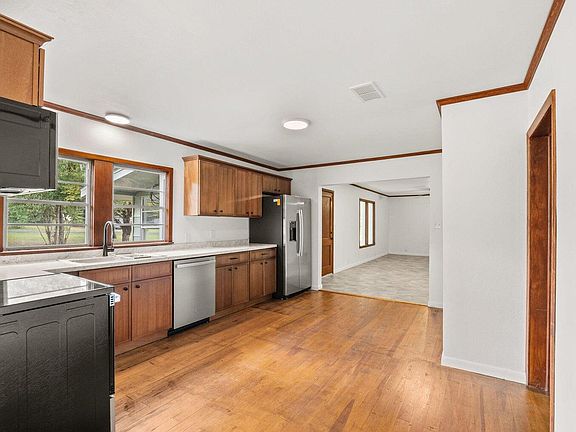 5th image of 4755 Louisiana Ave #8