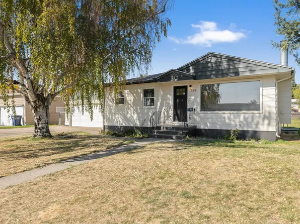 229 18th Ave NW, Great Falls, MT 59404