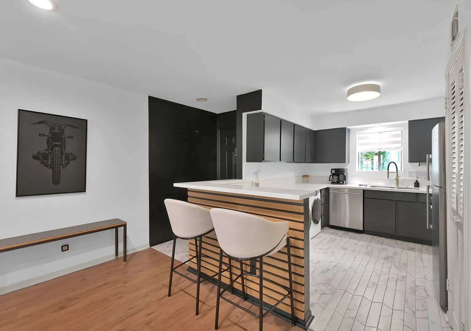 Wonderful 1 bed 1 bath in convenient location — Photo 1