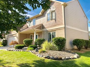 2126 Broken Oak Rd, Fort Wayne, IN 46818