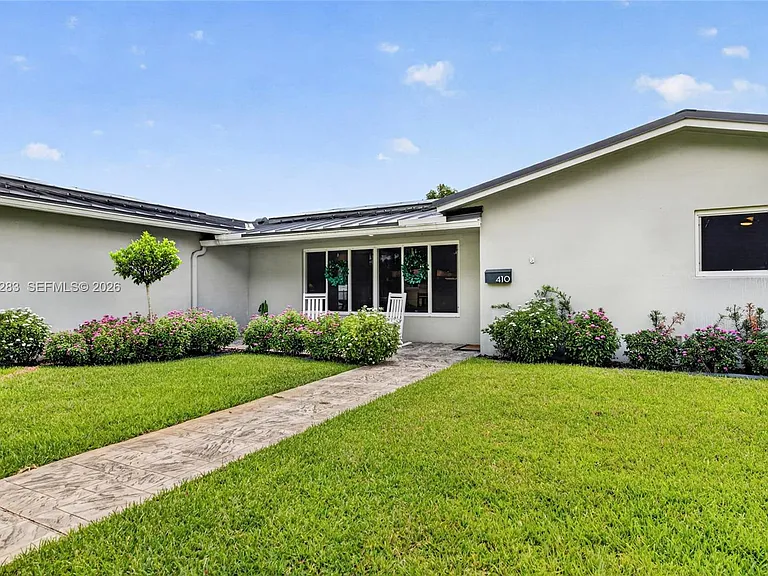 410 SW 55th Ave — Photo 8