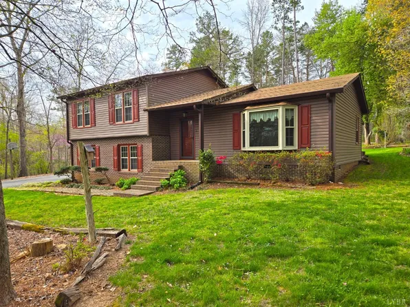 1780 Price Dr, Farmville, VA 23901
