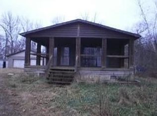 2861 Harmons Creek Rd, Poca, WV 25159