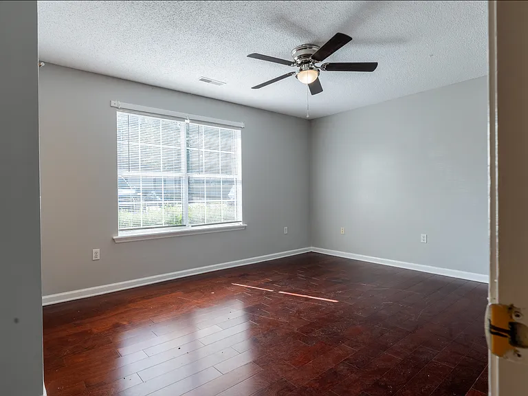 120 Tonyota Ct — Photo 8