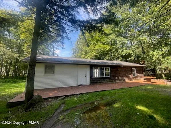 8114 Flint Dr, Pocono Lake, PA 18347