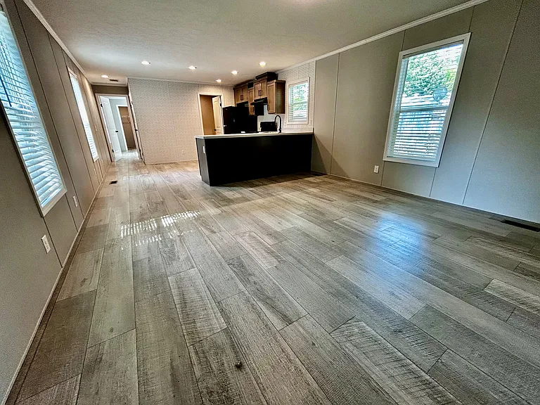 Hickory Knoll — Photo 34