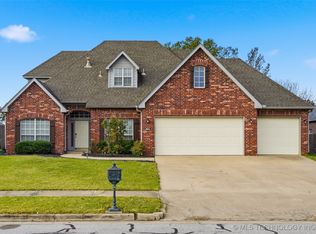 11920 S Cedar Ave, Jenks, OK 74037