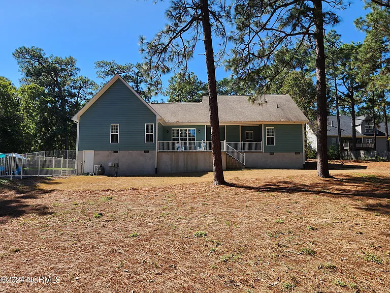 385 Central Dr — Photo 28