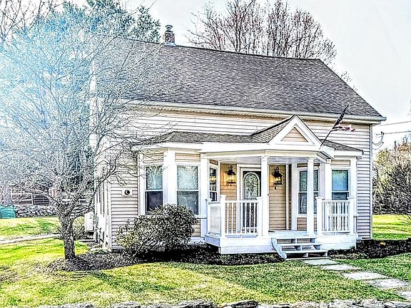2nd image of 4 Intervale Rd