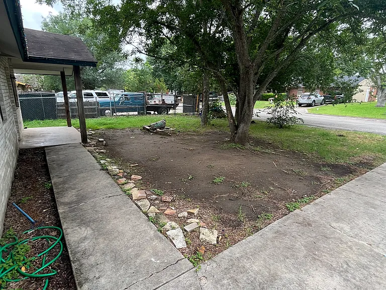 606 Guadalimar St — Photo 32