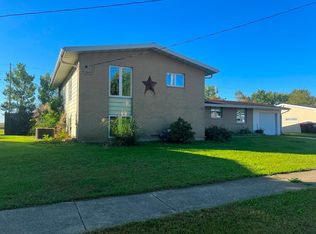 1531 S Pointe Dr, Rantoul, IL 61866